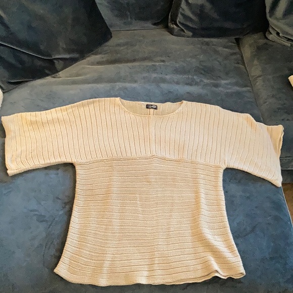 sweater - Picture 1 of 7